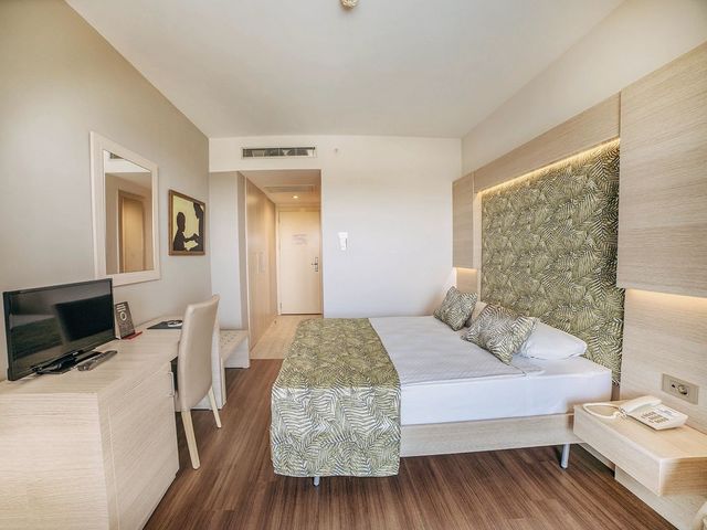 фотографии отеля A Good Life Utopia Family Resort (ex. A Good Life Water Planet; Water Planet Deluxe Hotel & Aquapark) изображение №23