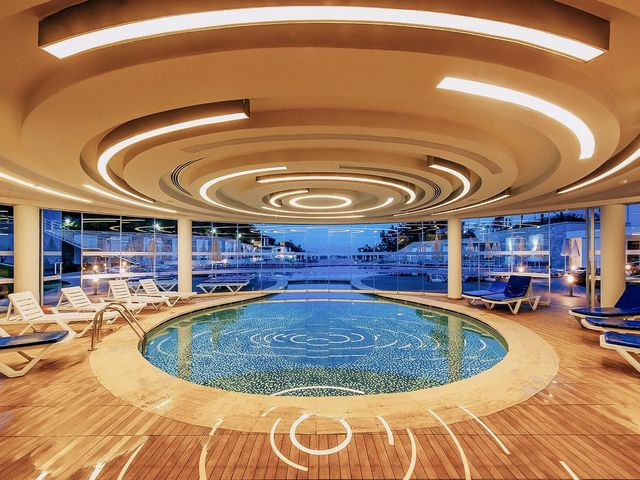 фотографии отеля A Good Life Utopia Family Resort (ex. A Good Life Water Planet; Water Planet Deluxe Hotel & Aquapark) изображение №3