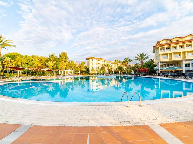фотографии отеля Queen's Park Le Jardin (ex. Le Jardin Resort) изображение №47