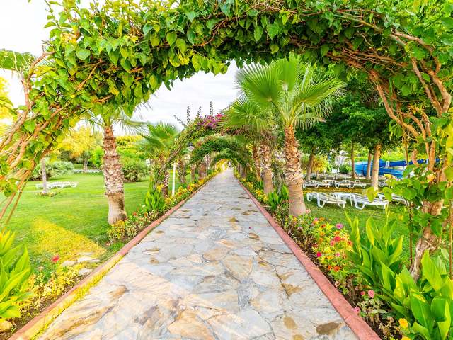 фото Queen's Park Le Jardin (ex. Le Jardin Resort) изображение №14