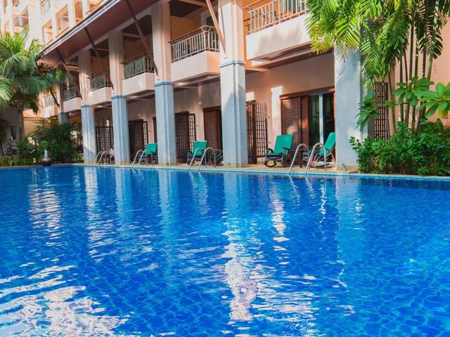 Thanthip Beach Resort
