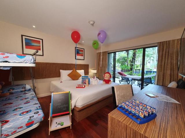 фотографии отеля Destination Resorts Phuket Surin Beach (ex. Novotel Phuket Surin Beach Resort ; Double Tree Resort by Hilton Hotel Phuket) изображение №19