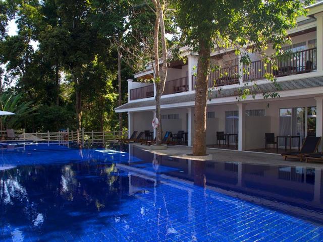 фото отеля Tui Blue (ex. Beachfront Resort; Sensimar Khaolak Beachfront) изображение №1