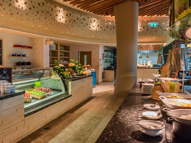 фото Renaissance Phuket Resort & Spa изображение №58