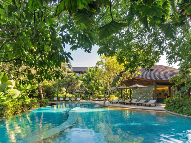 фото отеля Renaissance Phuket Resort & Spa изображение №1