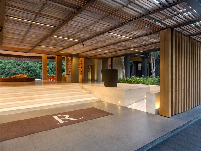 фотографии отеля Renaissance Phuket Resort & Spa изображение №19