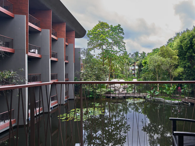 фото Renaissance Phuket Resort & Spa изображение №18