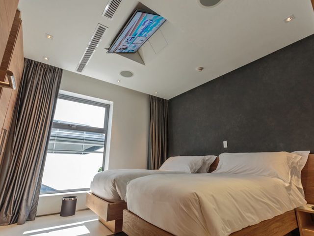 фото отеля Kata Rocks Resort & Residences изображение №25