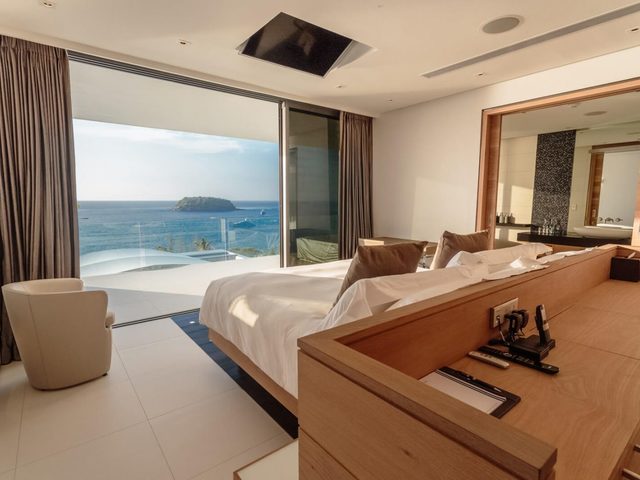 фото Kata Rocks Resort & Residences изображение №26