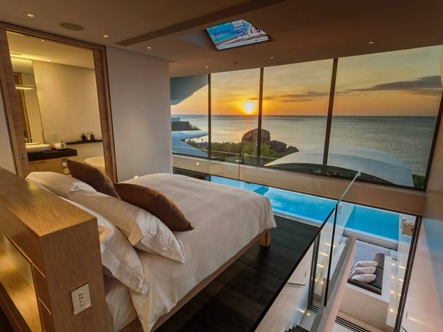 фото отеля Kata Rocks Resort & Residences изображение №21