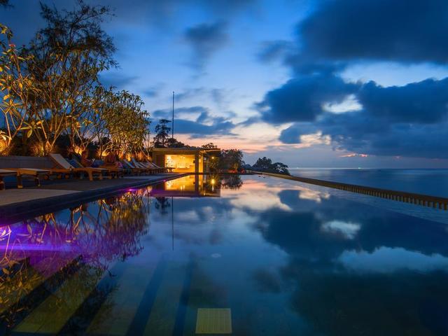 фото Surin Beach Resort  изображение №26