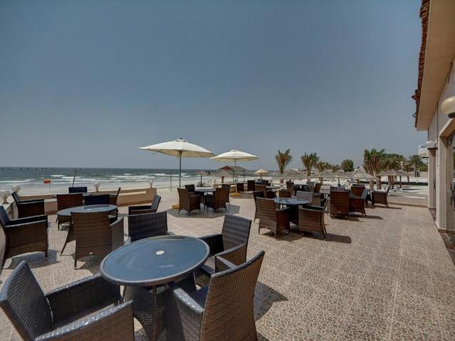 фото отеля Ajman Beach изображение №21