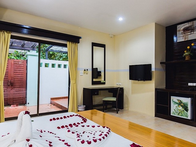 фото Karon Whale Resort изображение №2