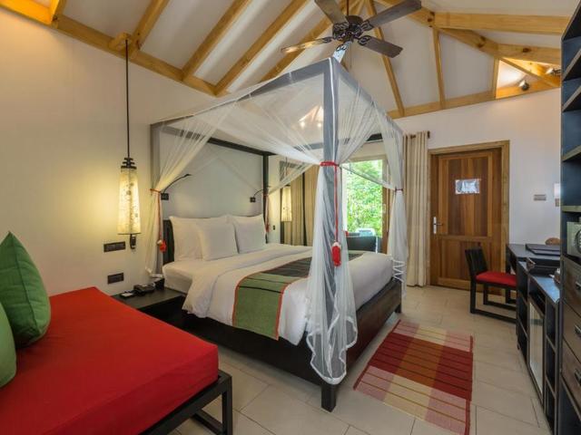 фото Vilamendhoo Island Resort & Spa изображение №18