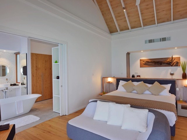 фото Kuramathi Maldives (ex. Kuramathi Island Resort) изображение №62