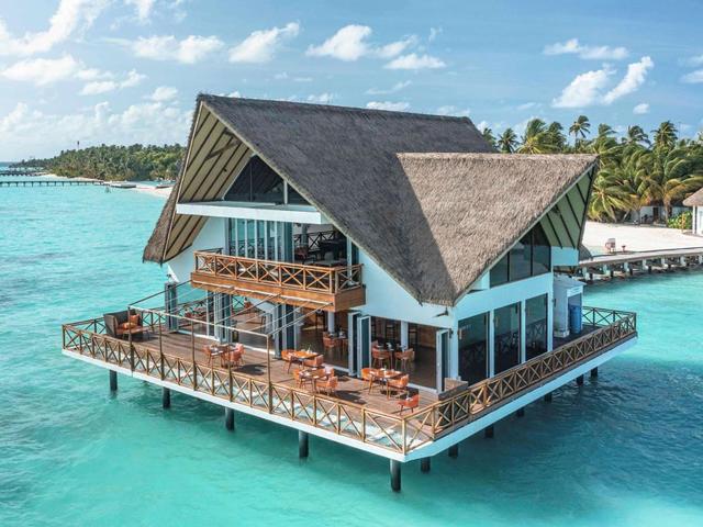 фото отеля Mercure Maldives Kooddoo Resort изображение №9