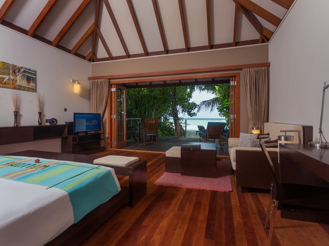 фото отеля Veligandu Island Resort & Spa изображение №5