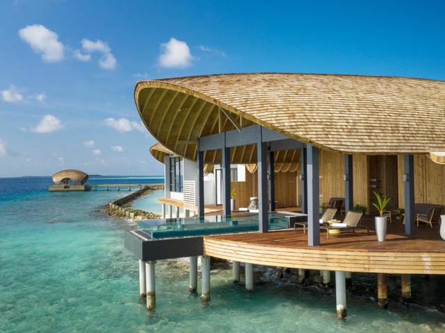 фото отеля Outrigger Maldives Maafushivaru Resort изображение №37