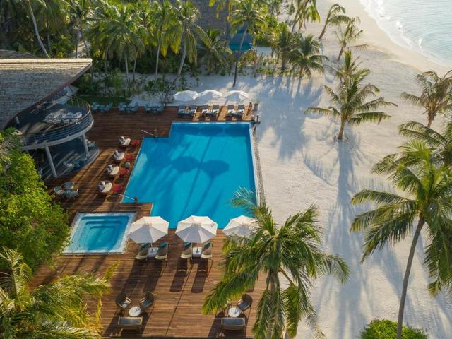 фото отеля Outrigger Maldives Maafushivaru Resort изображение №17