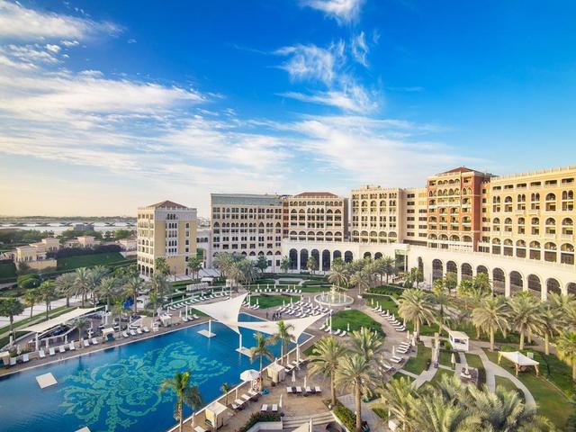 The Ritz-Carlton Abu Dhabi Grand Canal