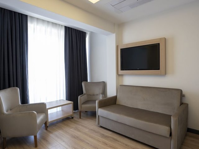 фото отеля Alesta Seaside Residence изображение №25