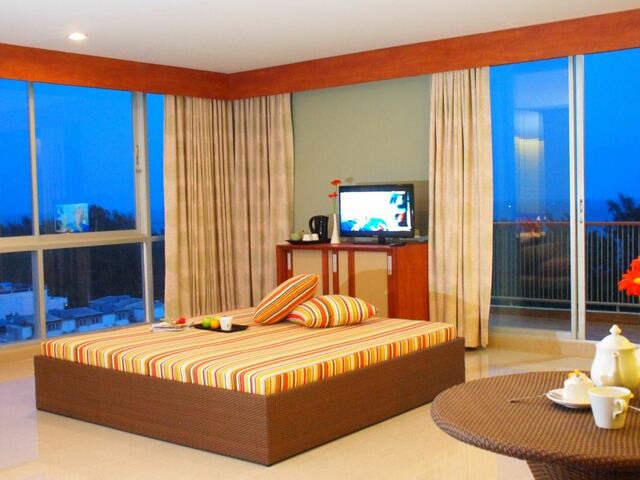 фотографии Long Beach Cha-Am Hotel изображение №24