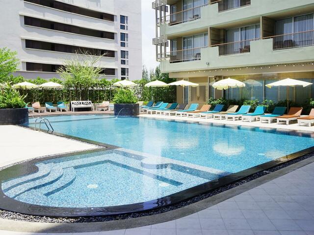 фото отеля Long Beach Cha-Am Hotel изображение №1