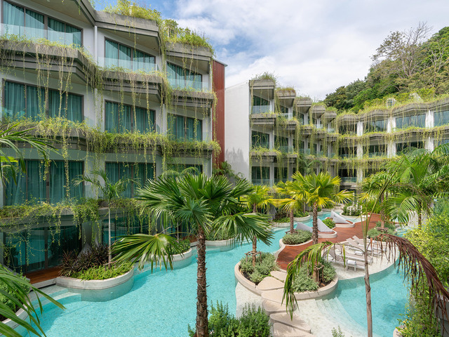 фото отеля Panwaburi Beachfront Resort изображение №1