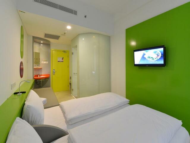 фотографии отеля POP! Hotel Diponegoro Surabaya изображение №3