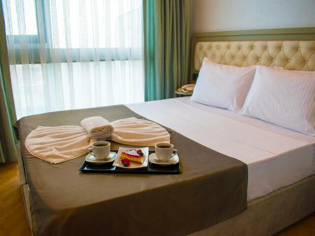фото отеля Mayer Hotel Istanbul изображение №9
