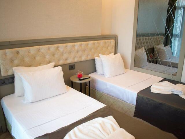 фотографии отеля Mayer Hotel Istanbul изображение №7