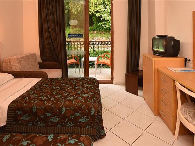 фото Perdikia Beach изображение №22