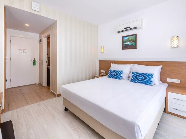 фотографии A Hotel Side изображение №8