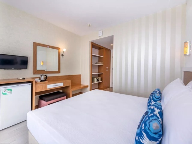 фото A Hotel Side изображение №6