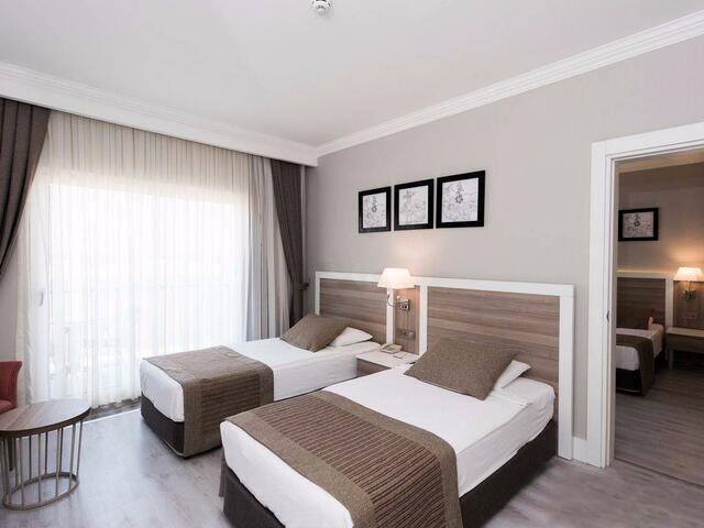 фотографии отеля LRS Port River Hotel & Spa изображение №19