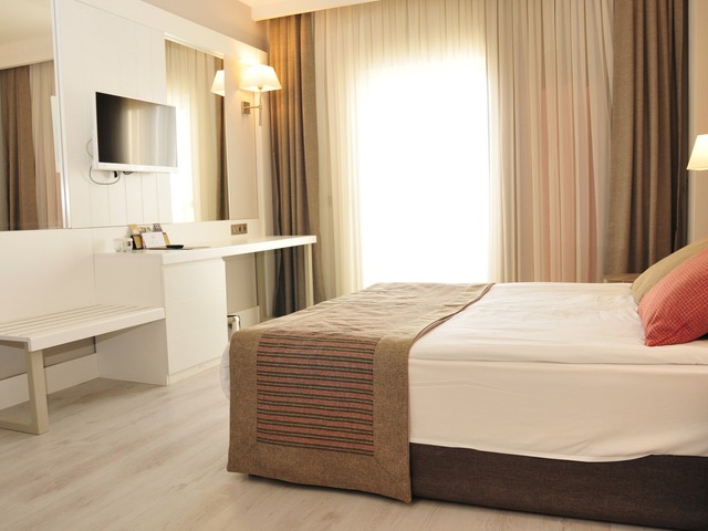 фото отеля LRS Port River Hotel & Spa изображение №17