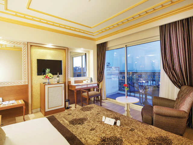 фото отеля Crystal Palace Luxury Resort & Spa изображение №9