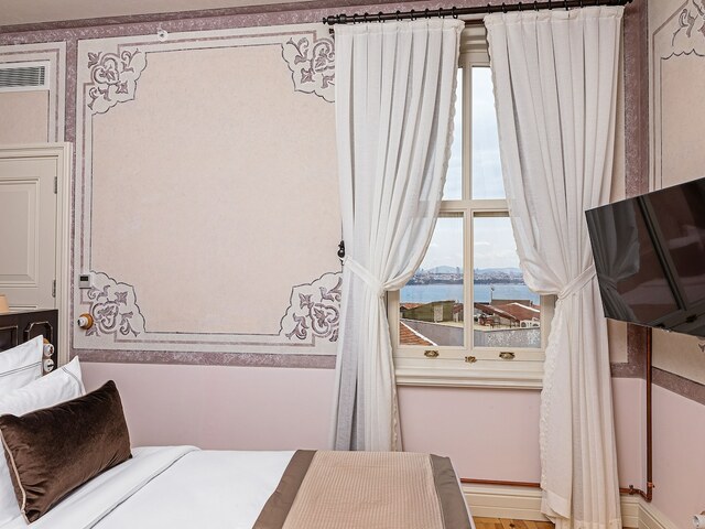 фото Meroddi Barnathan изображение №62