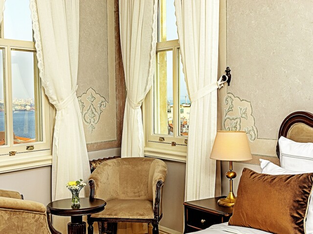 фото Meroddi Barnathan изображение №54