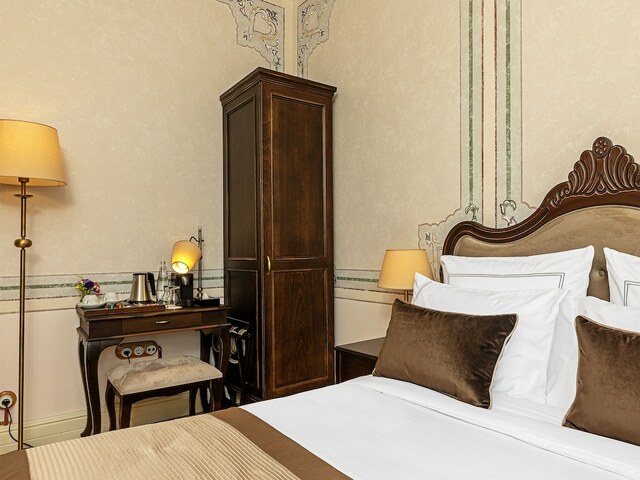 фото Meroddi Barnathan изображение №50