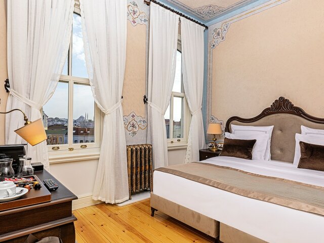 фото Meroddi Barnathan изображение №34