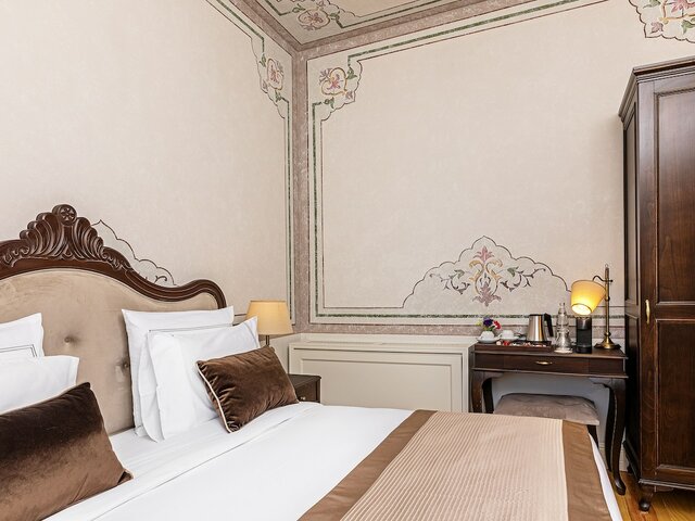 фото Meroddi Barnathan изображение №14