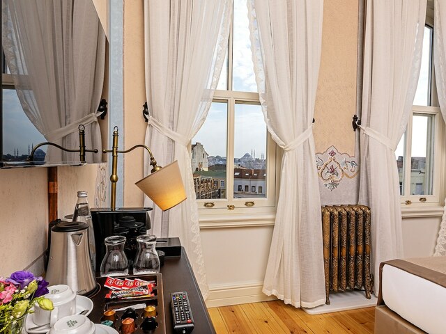 фото Meroddi Barnathan изображение №10