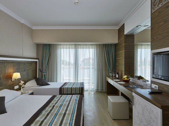 фото отеля Jura Hotels Kemer Resort (ex. Royal Towers Kiris; Palmet Resort Kiris; Royal Roxy Resort) изображение №85