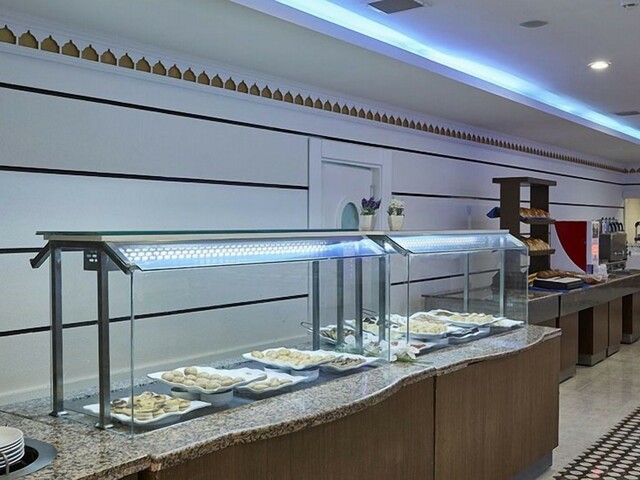 фото Jura Hotels Kemer Resort (ex. Royal Towers Kiris; Palmet Resort Kiris; Royal Roxy Resort) изображение №34