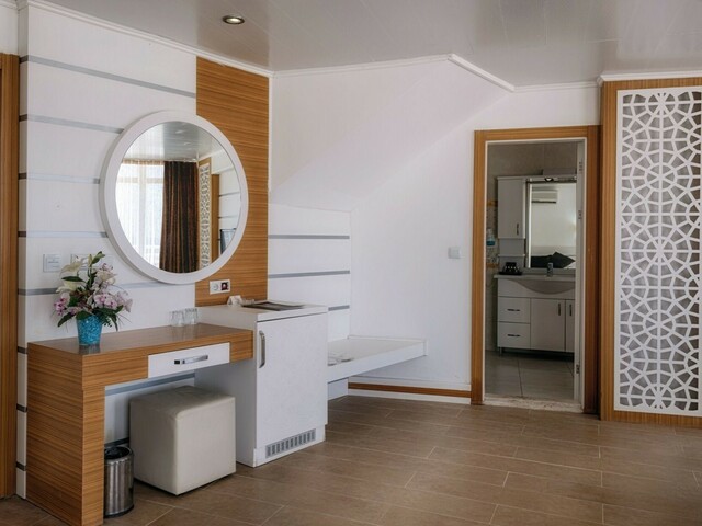 фото Jura Hotels Kemer Resort (ex. Royal Towers Kiris; Palmet Resort Kiris; Royal Roxy Resort) изображение №6