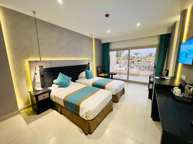 фотографии отеля Long Beach Resort изображение №75