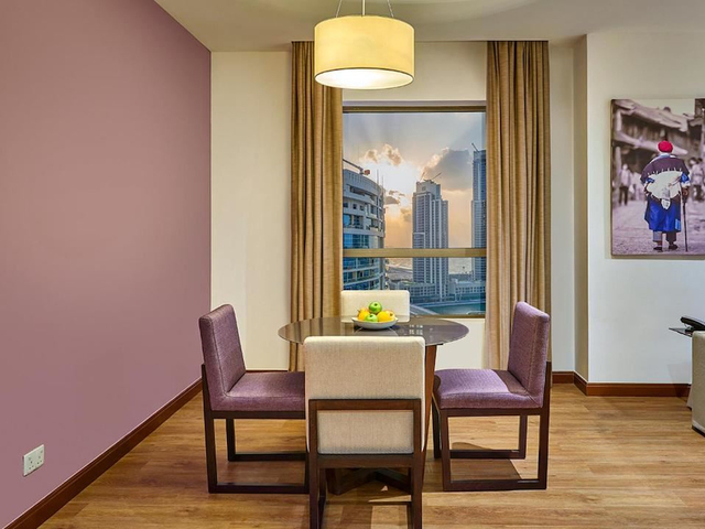 фото Ramada Hotel & Suites by Wyndham JBR (ex. Hawthorn Suites By Wyndham) изображение №2