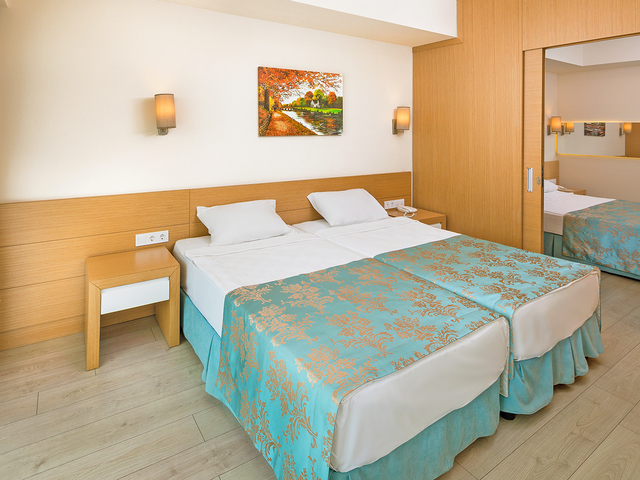 фото отеля L'Oceanica Beach Resort изображение №9