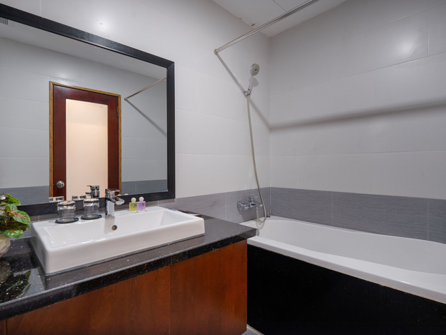 фотографии Capital O 1176 Gemma Hotel & Apartment изображение №8